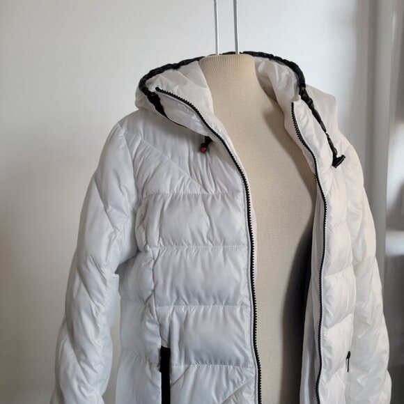 Kenneth Cole New York Women’s Lightweight White Contrast Puffer Coat (Size: M) - Picture 5 of 16